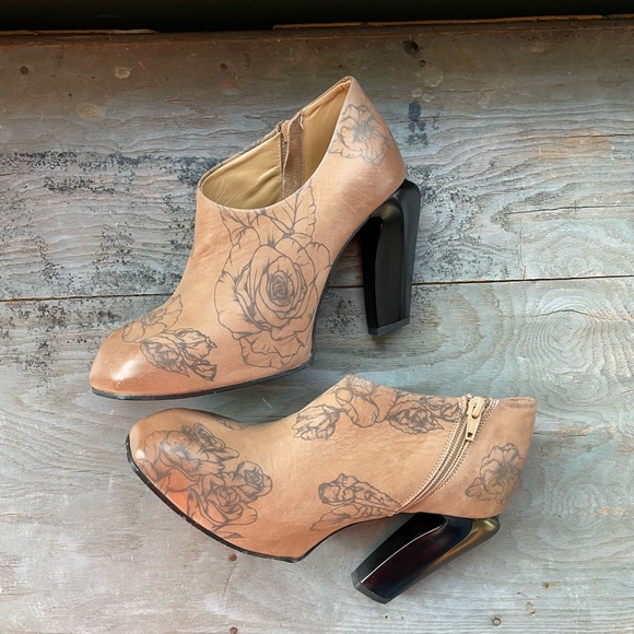 John Fluevog Shoes - John Fluevog rose ankle boot heels | size 9